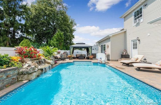 2800 Janet Avenue, North Bellmore, NY 11710