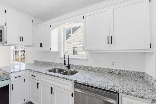 404 Wynfield Ln, Bonaire, GA 31005