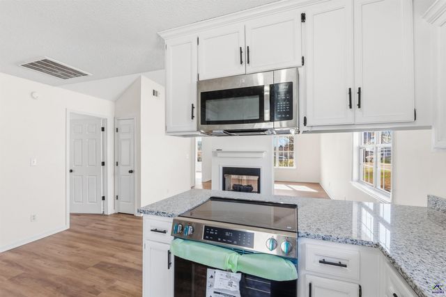 404 Wynfield Ln, Bonaire, GA 31005