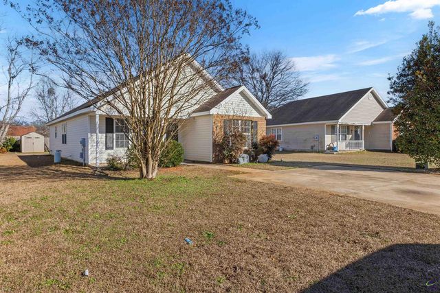 404 Wynfield Ln, Bonaire, GA 31005