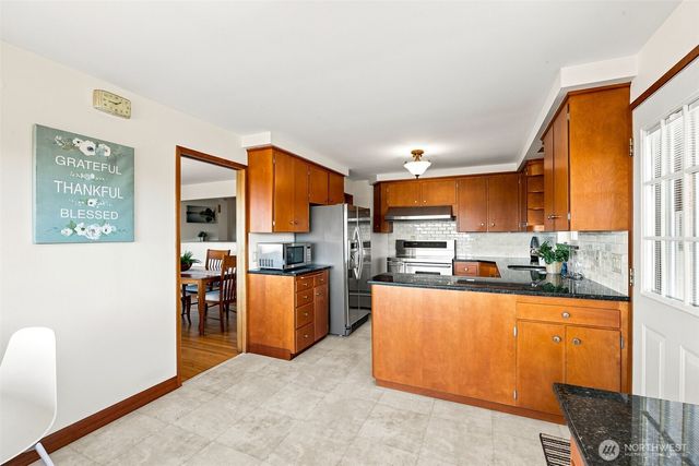 9304 23rd Avenue NW, Seattle, WA 98117