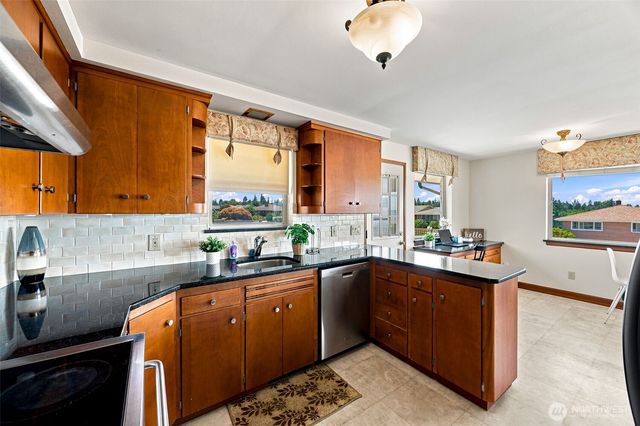 9304 23rd Avenue NW, Seattle, WA 98117