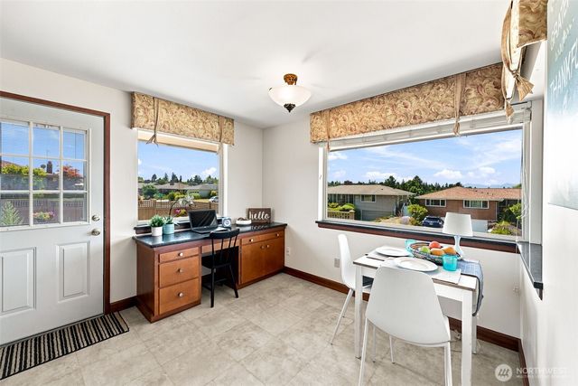 9304 23rd Avenue NW, Seattle, WA 98117