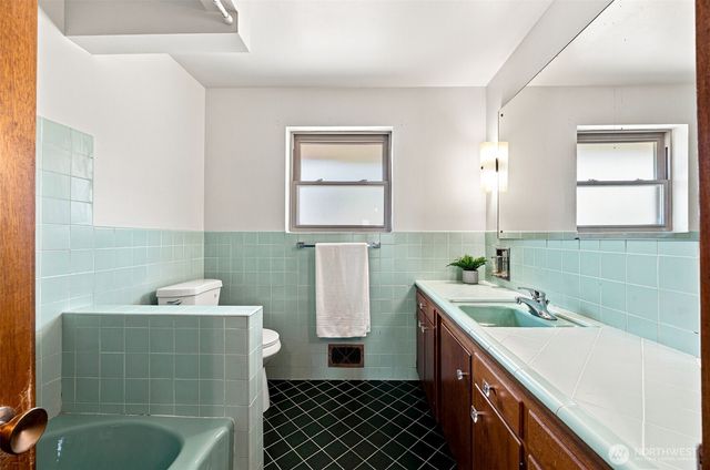 9304 23rd Avenue NW, Seattle, WA 98117