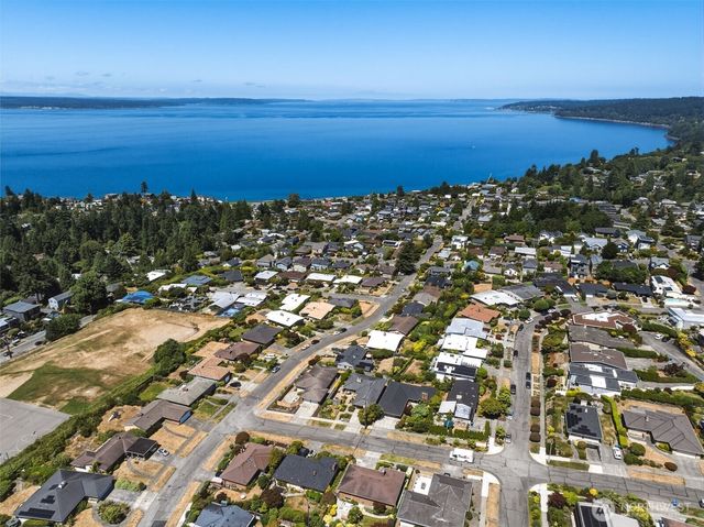 9304 23rd Avenue NW, Seattle, WA 98117