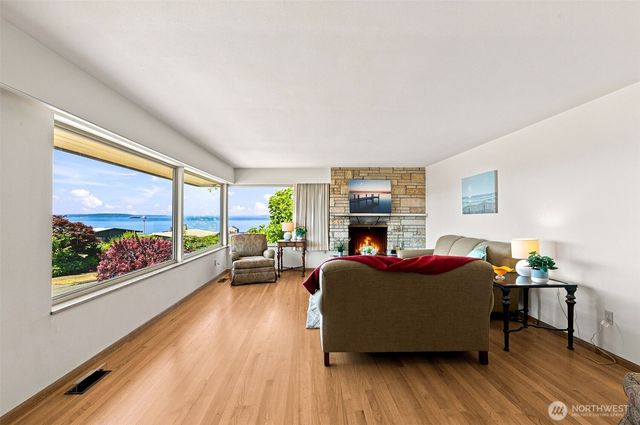 9304 23rd Avenue NW, Seattle, WA 98117