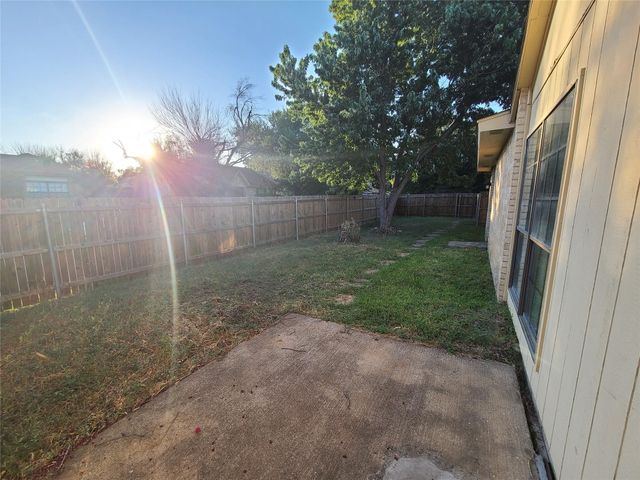 2423 Limestone Drive, Arlington, TX 76014
