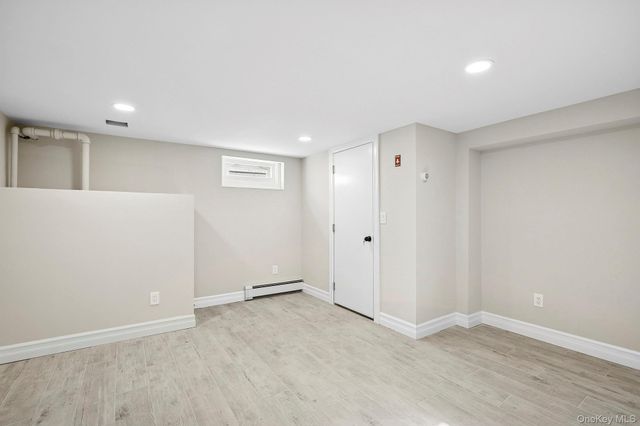 36 Cinque Drive, Farmingdale, NY 11735