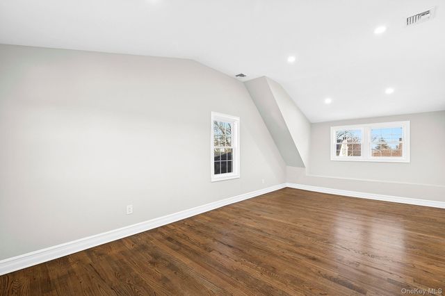 36 Cinque Drive, Farmingdale, NY 11735