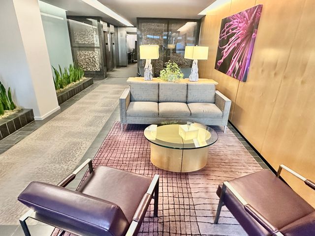 2020 N Lincoln Park West Avenue 18B, Chicago, IL 60614