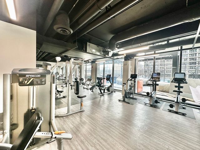 2020 N Lincoln Park West Avenue 18B, Chicago, IL 60614