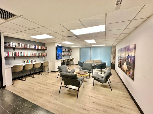 2020 N Lincoln Park West Avenue 18B, Chicago, IL 60614