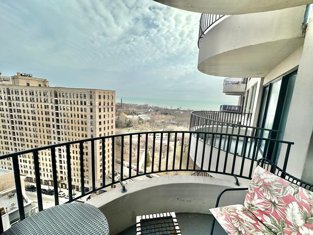 2020 N Lincoln Park West Avenue 18B, Chicago, IL 60614