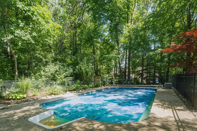 6430 Breckenridge Drive, Kalamazoo, MI 49009