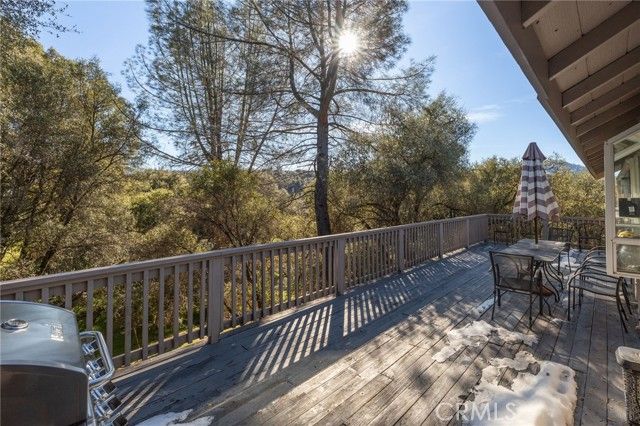 39301 Moonray Lane, Oakhurst, CA 93644