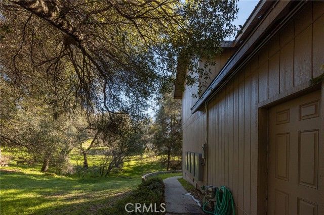 39301 Moonray Lane, Oakhurst, CA 93644