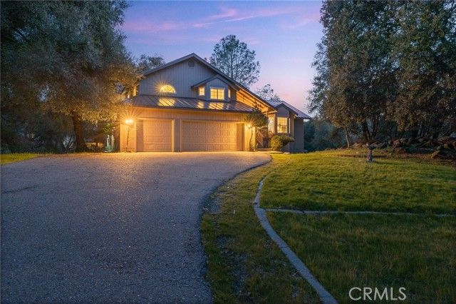 39301 Moonray Lane, Oakhurst, CA 93644