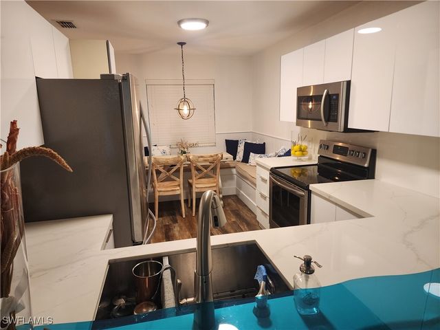 220 Timber Lake CIR B204, Naples, FL 34104