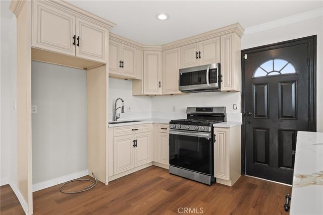 15032 S Mariposa Avenue, Gardena, CA 90247