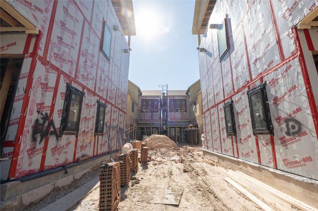 5409 Chevy Chase C, Houston, TX 77056