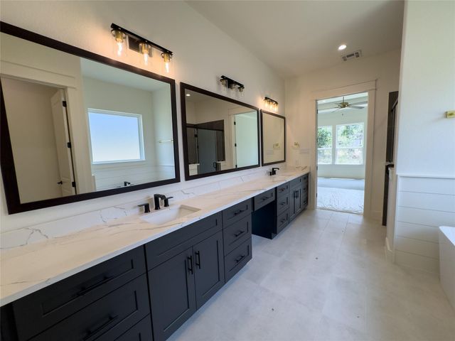 8302 Monarch Court, Montgomery, TX 77316