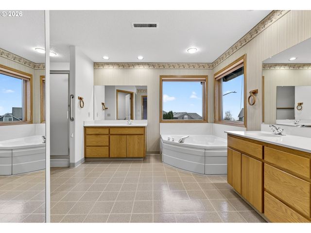 2277 Sw NANCY Pl, Gresham, OR 97080