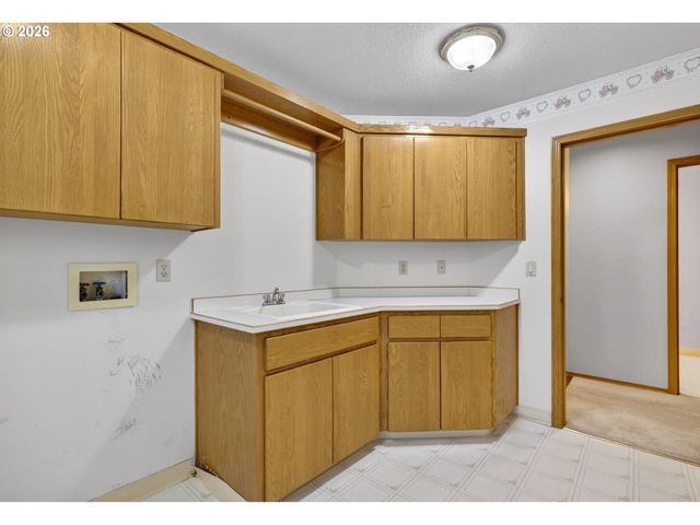 2277 Sw NANCY Pl, Gresham, OR 97080