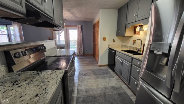 6932 Turnberry Way, Indianapolis, IN 46237