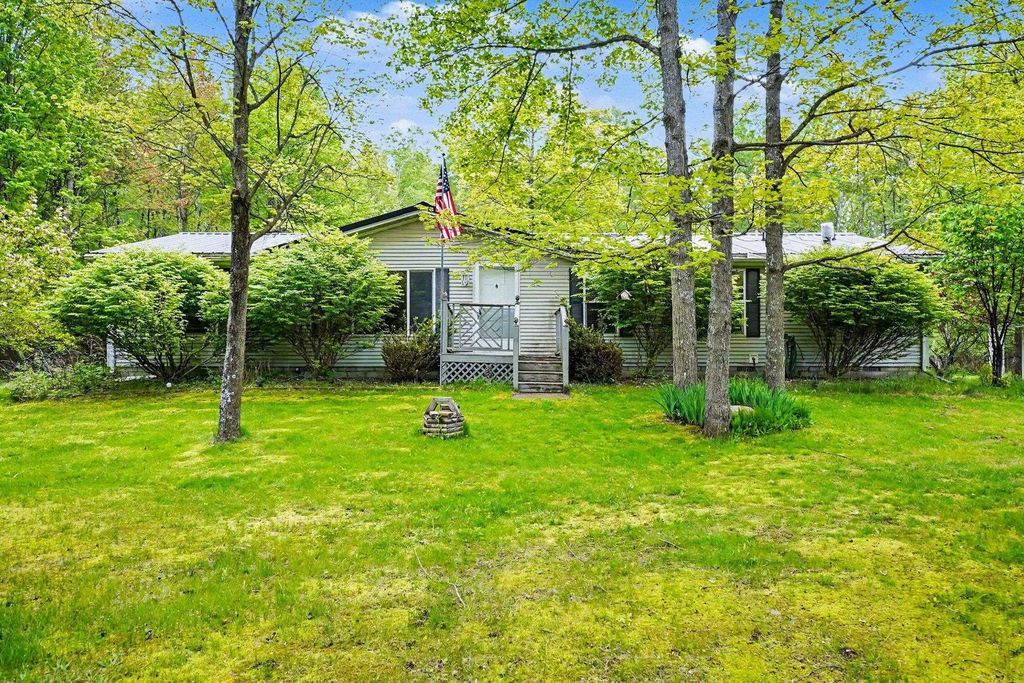 6954 Magruder Road, Beaverton, MI 48612