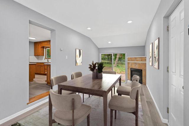 31 Demont Avenue E, Little Canada, MN 55117