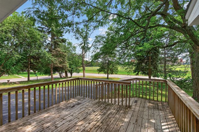 31 Demont Avenue E, Little Canada, MN 55117