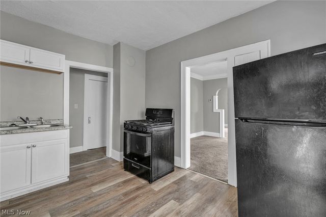 3274 E 123rd Street, Cleveland, OH 44120