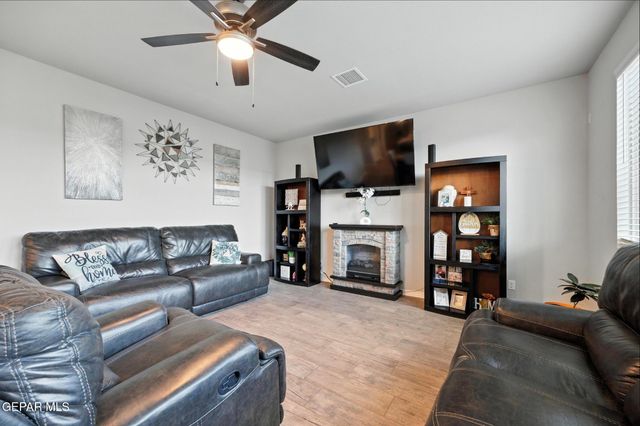 532 PASEO MUSICAL Street, El Paso, TX 79928