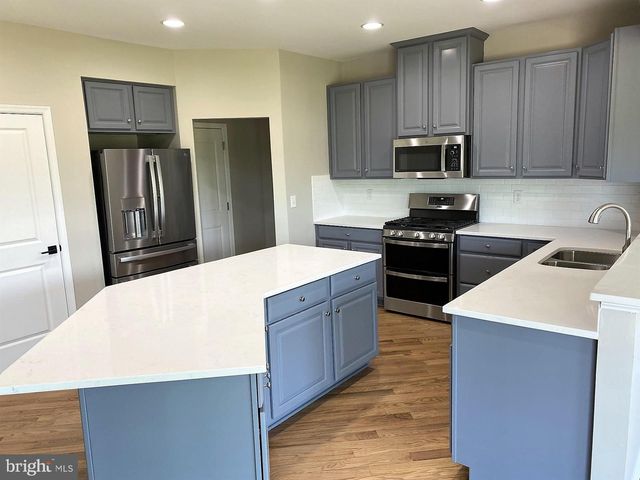 122 GARRETT LN, Gilbertsville, PA 19525