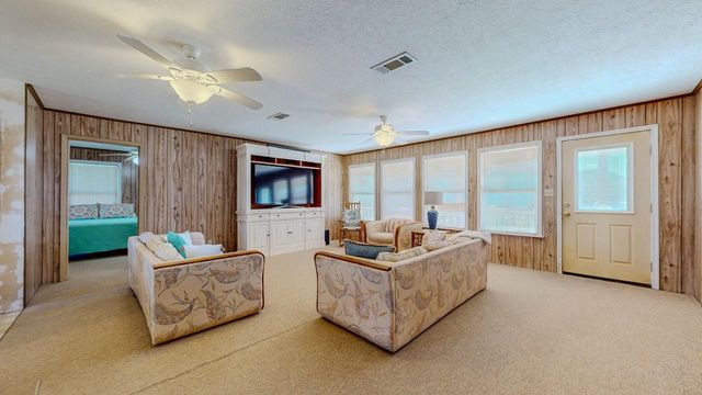 3520 Hannas Reef, Crystal Beach, TX 77650