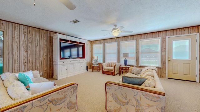 3520 Hannas Reef, Crystal Beach, TX 77650