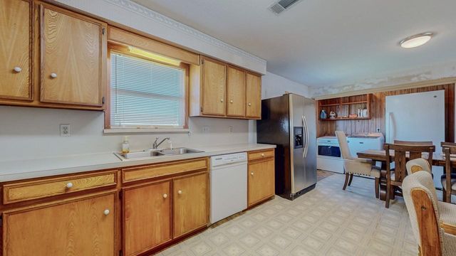 3520 Hannas Reef, Crystal Beach, TX 77650