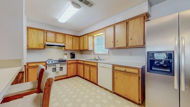 3520 Hannas Reef, Crystal Beach, TX 77650