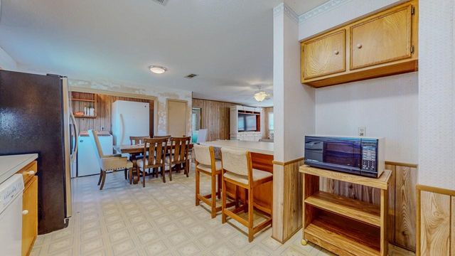 3520 Hannas Reef, Crystal Beach, TX 77650