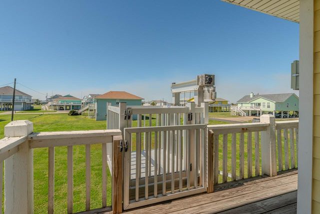 3520 Hannas Reef, Crystal Beach, TX 77650