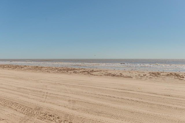 3520 Hannas Reef, Crystal Beach, TX 77650