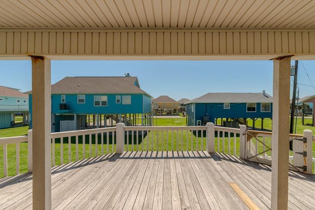3520 Hannas Reef, Crystal Beach, TX 77650