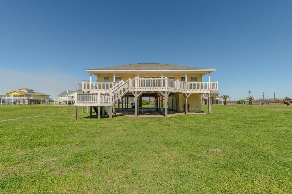 3520 Hannas Reef, Crystal Beach, TX 77650