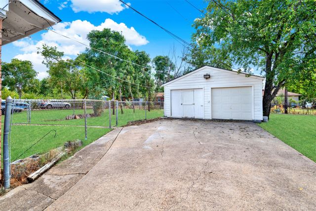 300 Hilltop Avenue A, Richardson, TX 75081