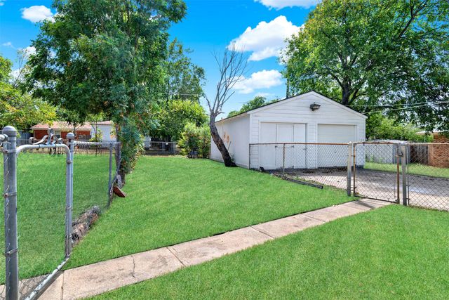 300 Hilltop Avenue A, Richardson, TX 75081