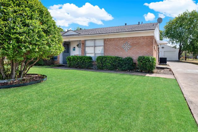 300 Hilltop Avenue A, Richardson, TX 75081