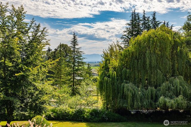 11243 Garland Lane, La Conner, WA 98257