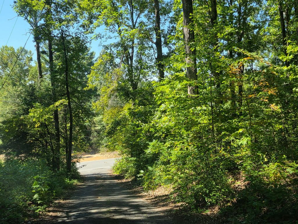 2742 Michigan Ave Road, NE, Cleveland, TN 37323