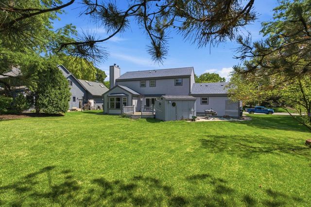 1232 Cavalier DRIVE, Waukesha, WI 53186