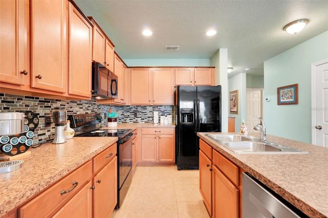 456 KESTREL DRIVE, Groveland, FL 34736